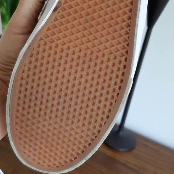 Unique Vans - Picture 6 of 8